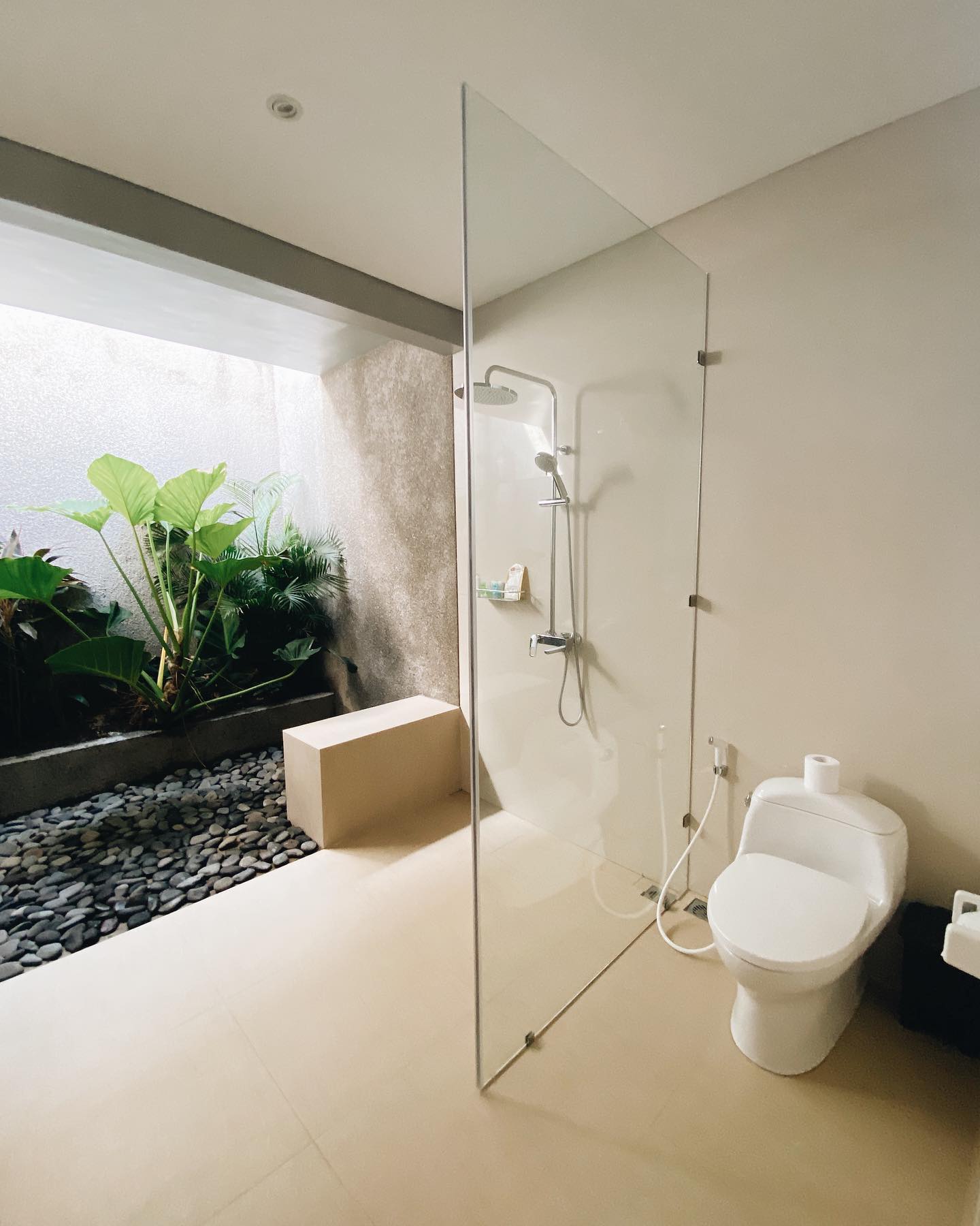 Kamar Mandi Mewah Villa Dharmatria Bali