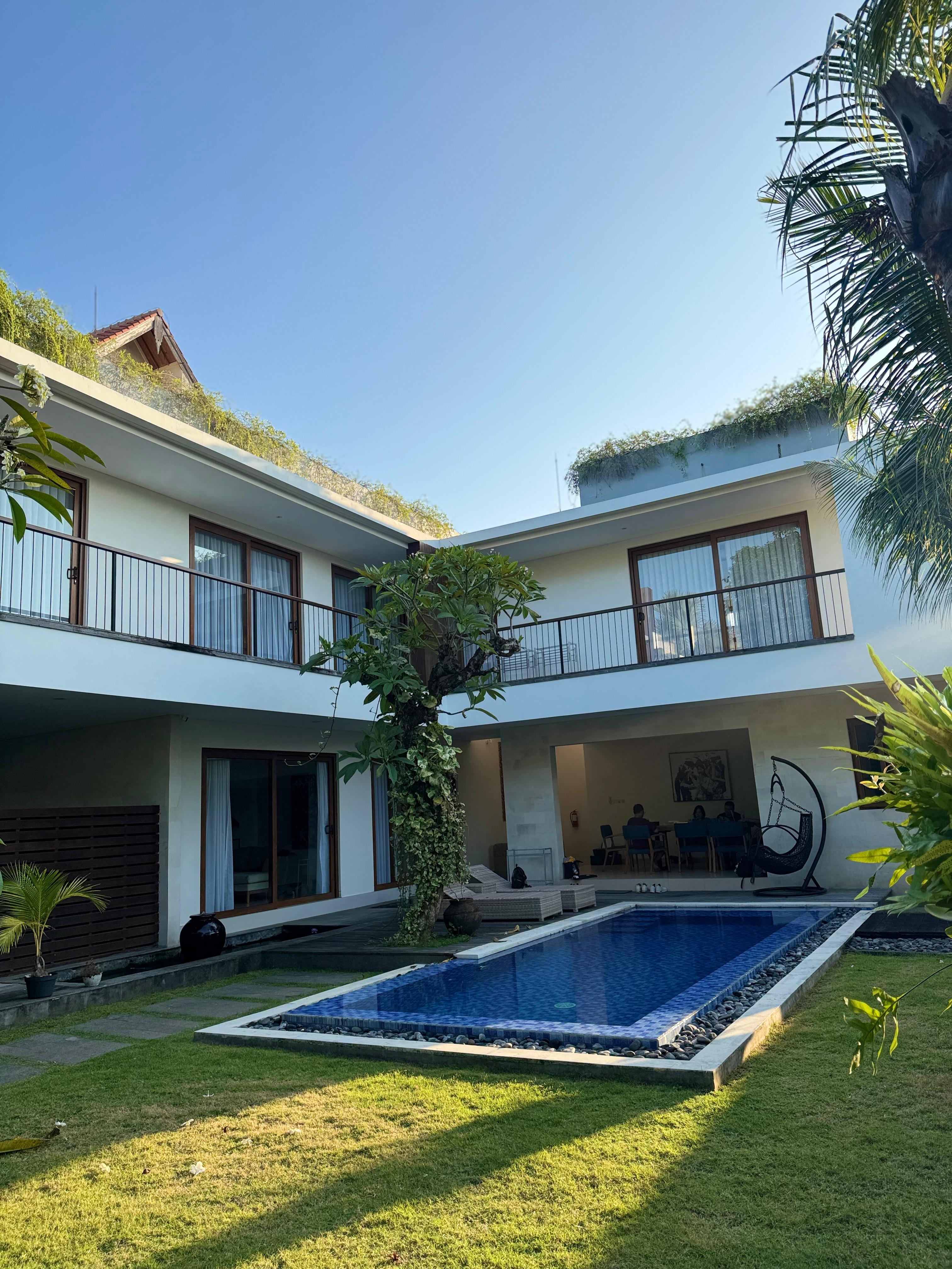 Pemandangan spektakuler Villa Dharmatria Jimbaran Bali